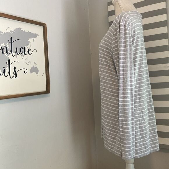 Athleta Light Gray & White Striped Threadlight Layering Top Size Medium - Picture 4 of 9